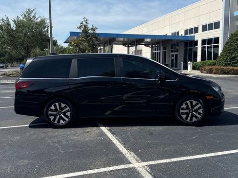 Certified 2025 Honda Odyssey EX-L image 2