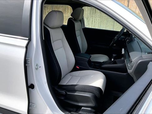 Used 2024 Honda CR-V EX image 9