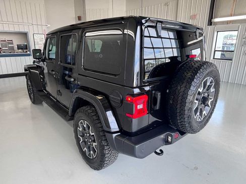 Used 2024 Jeep Wrangler Unlimited Sahara AWD/4WD image 7