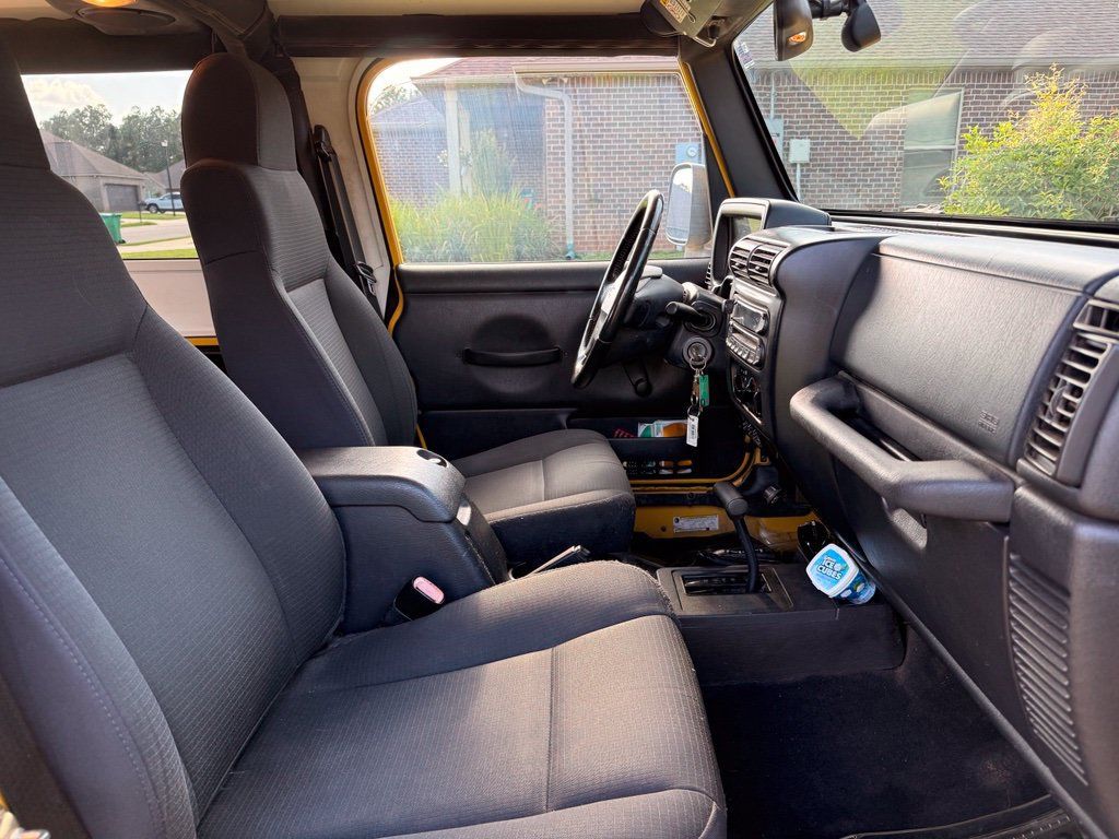 Used 2006 Jeep Wrangler Unlimited Rubicon AWD/4WD image 17
