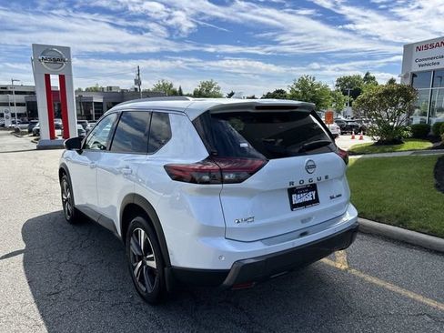 Certified 2025 Nissan Rogue SL AWD/4WD image 6