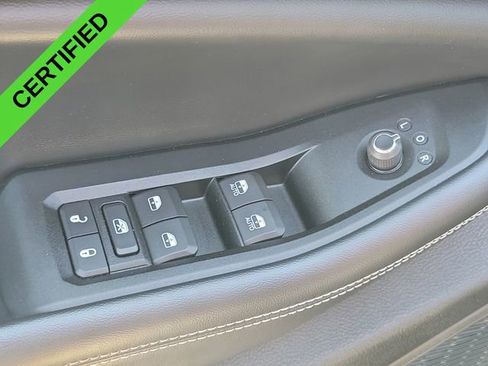 Used 2023 Jeep Grand Cherokee Laredo AWD/4WD image 25
