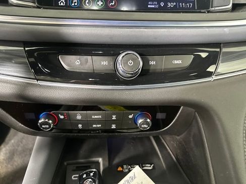 Used 2023 Buick Enclave Essence image 23
