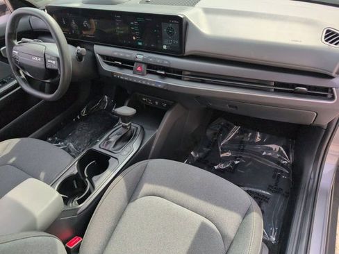 Used 2025 Kia K4 FWD image 31