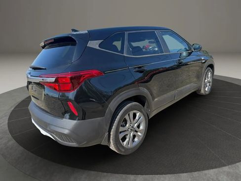 Used 2021 Kia Seltos LX AWD/4WD image 5