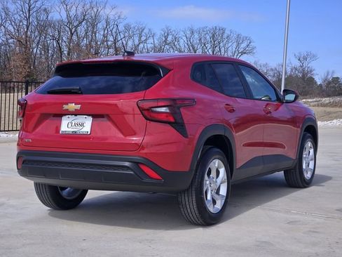 New 2026 Chevrolet Trax LS w/ LS Convenience Package image 5