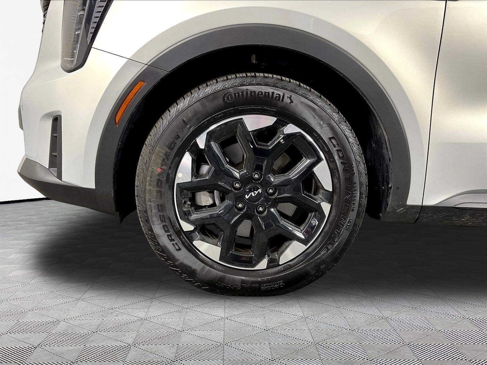 Certified 2026 Kia Sorento S w/ S Panoramic Sunroof Package FWD image 35