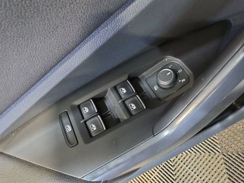 Used 2024 Volkswagen Jetta SE FWD image 15