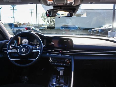 Certified 2023 Hyundai Elantra SEL w/ Convenience Package image 15