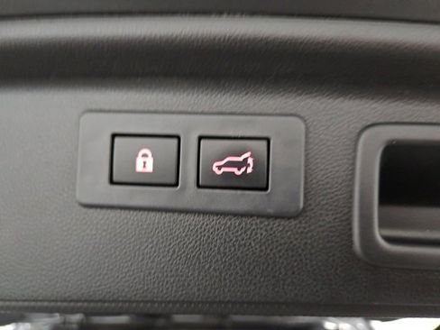 Used 2021 Subaru Forester Limited image 14