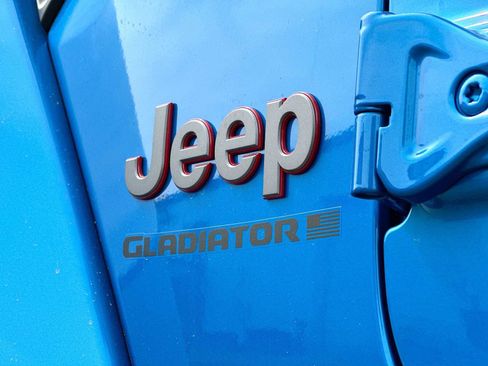New 2026 Jeep Gladiator Rubicon w/ Steel Power Dome Hood Package AWD/4WD image 15