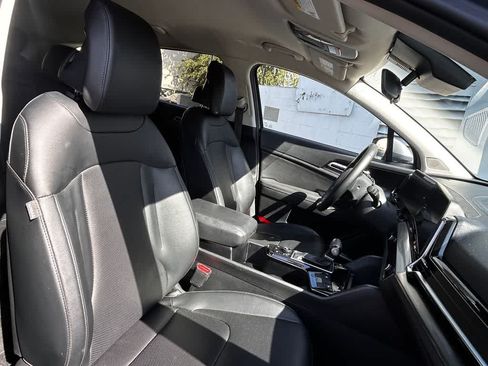 Used 2023 Kia Sportage EX FWD image 14