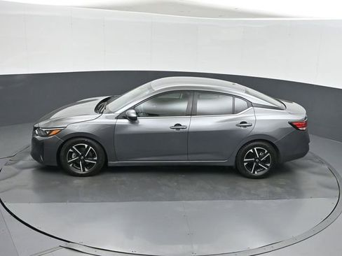 Used 2024 Nissan Sentra SV FWD image 34