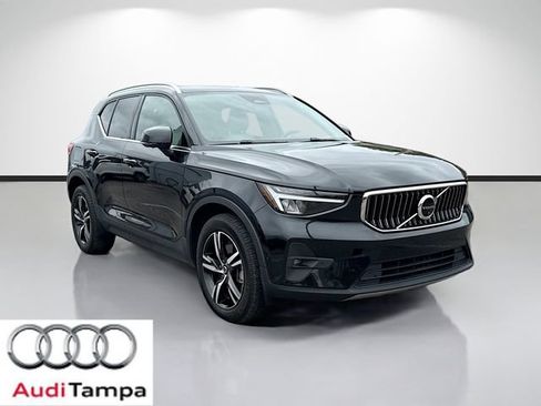 Used 2023 Volvo XC40 B5 Plus AWD/4WD image 1