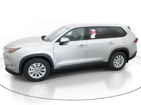 New 2026 Toyota Grand Highlander XLE image 2