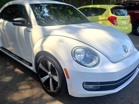 Used 2013 Volkswagen Beetle 2.0T image 2