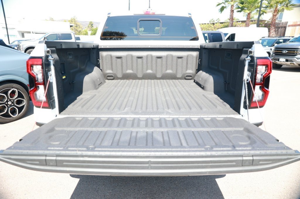 Used 2025 Ford Ranger XLT w/ Black Appearance Package AWD/4WD image 38