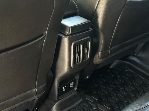 Used 2018 Jeep Compass Latitude w/ Popular Equipment Group FWD image 14