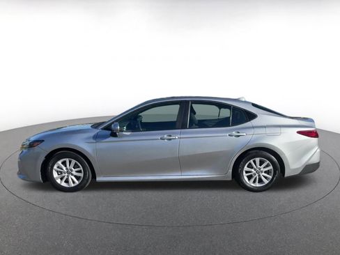 Used 2025 Toyota Camry LE image 9