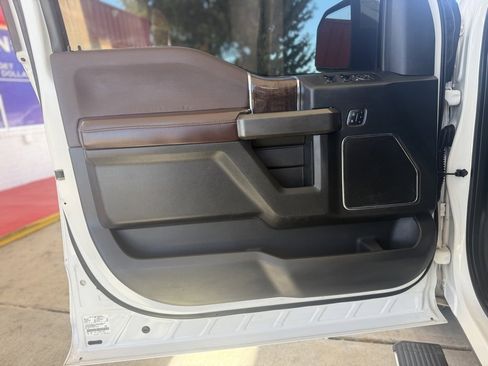 Used 2015 Ford F150 Platinum w/ Equipment Group 701A Luxury image 13