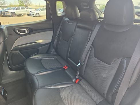 Used 2023 Jeep Compass Latitude AWD/4WD image 13