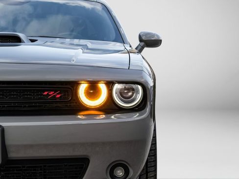 Used 2018 Dodge Challenger R/T image 41