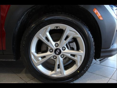 Used 2023 Hyundai Kona SEL AWD/4WD image 10