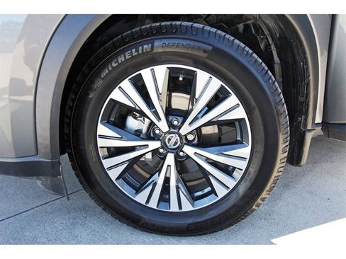 Used 2021 Nissan Rogue SV w/ Premium Package image 31