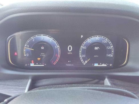 Used 2024 Jeep Wagoneer L Series II RWD image 8