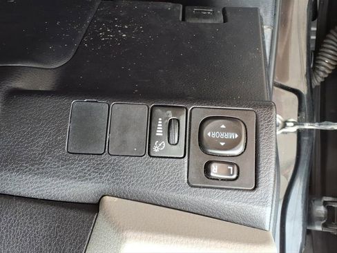 Used 2016 Toyota Corolla LE image 17