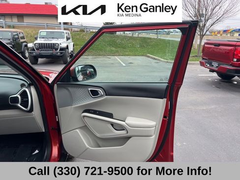 Certified 2023 Kia Soul LX w/ LX Technology Package image 54