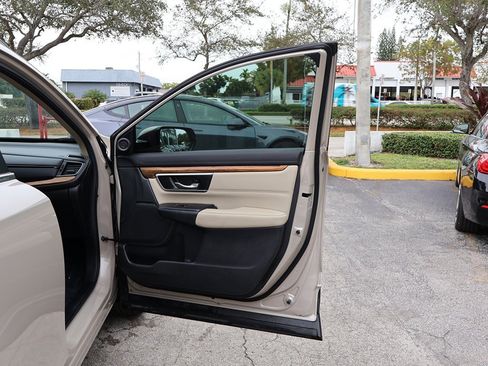 Used 2019 Honda CR-V Touring image 25