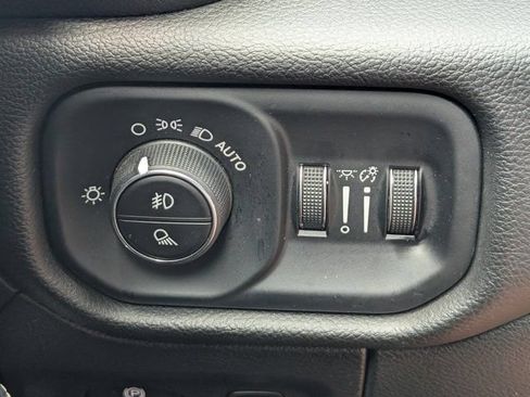 Used 2025 RAM 1500 Laramie AWD/4WD image 23