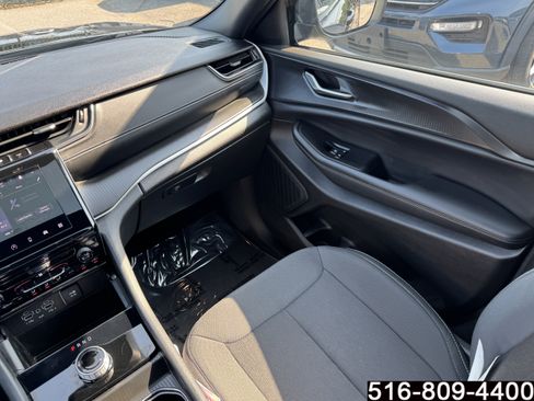 Used 2024 Jeep Grand Cherokee L Laredo AWD/4WD image 16