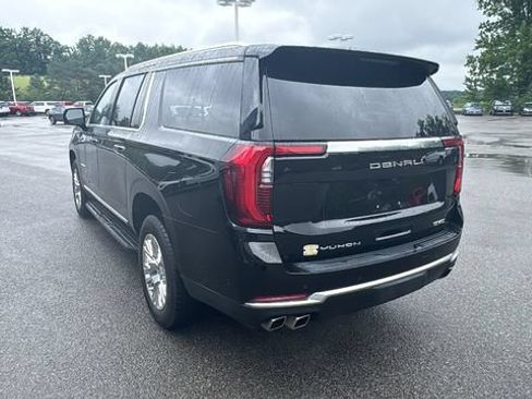 Used 2025 GMC Yukon XL Denali AWD/4WD image 7