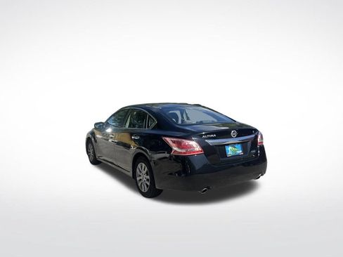 Used 2013 Nissan Altima 2.5 S FWD image 6