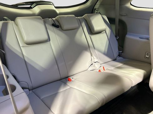 Used 2019 Toyota Highlander XLE FWD image 26