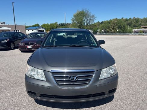 Used 2010 Hyundai Sonata GLS FWD image 2