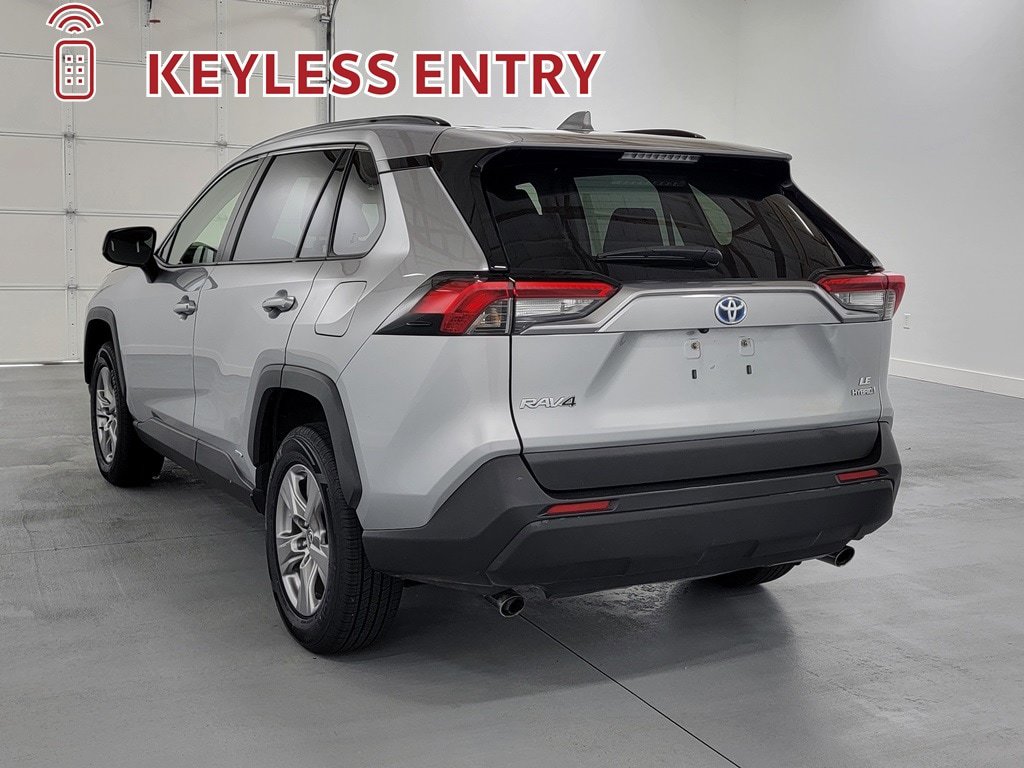Used 2023 Toyota RAV4 LE AWD/4WD image 7
