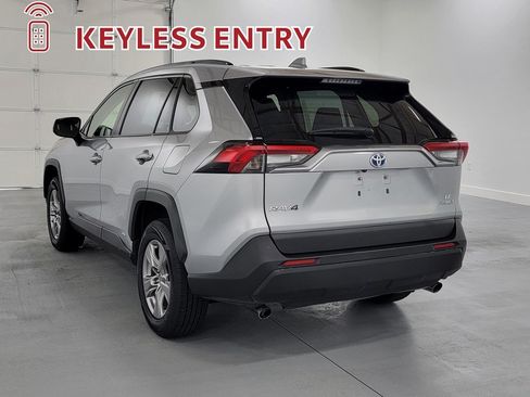 Used 2023 Toyota RAV4 LE AWD/4WD image 7