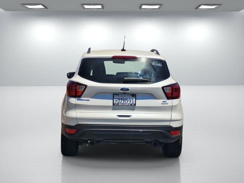 Used 2019 Ford Escape SE FWD image 5