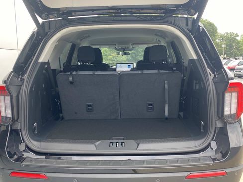 New 2026 Ford Explorer Active RWD image 7