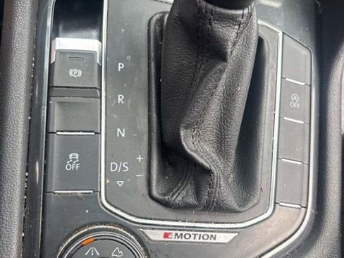 Used 2018 Volkswagen Tiguan S w/ 3rd Row Seat Package AWD/4WD image 13