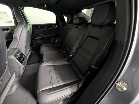 New 2026 Porsche Cayenne GTS AWD/4WD image 24