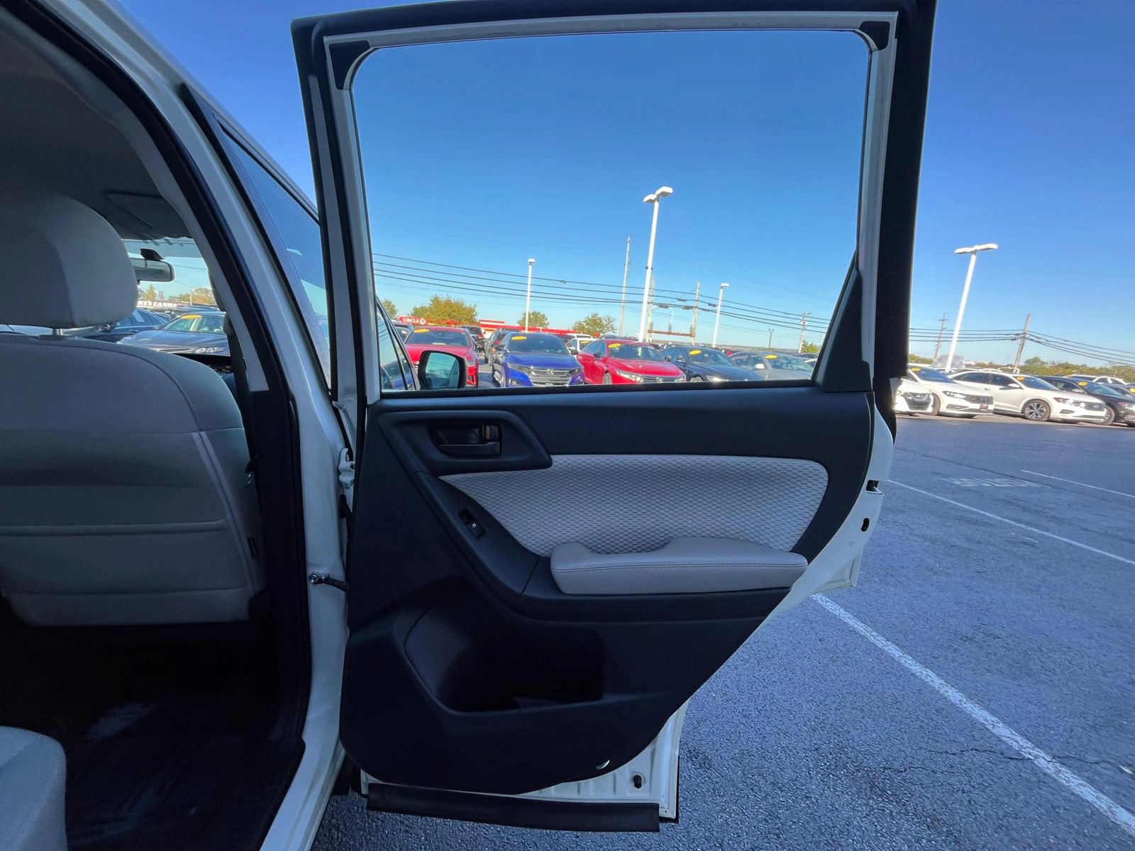 Used 2017 Subaru Forester 2.5i AWD/4WD image 44