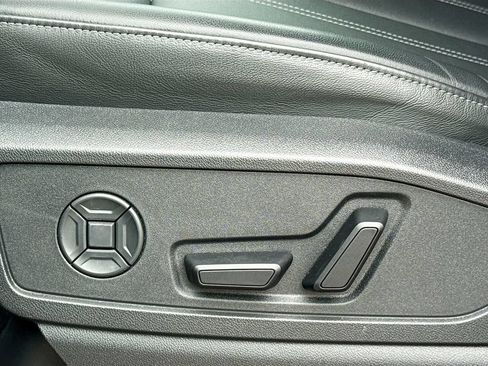 Used 2025 Audi Q5 Premium Plus w/ Premium Plus AWD/4WD image 25