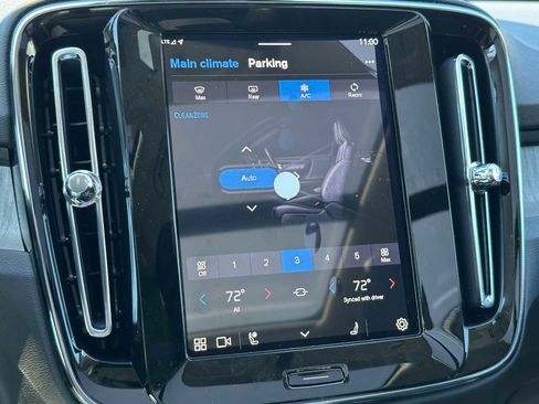 New 2025 Volvo XC40 B5 Plus w/ Protection Package Premier image 28