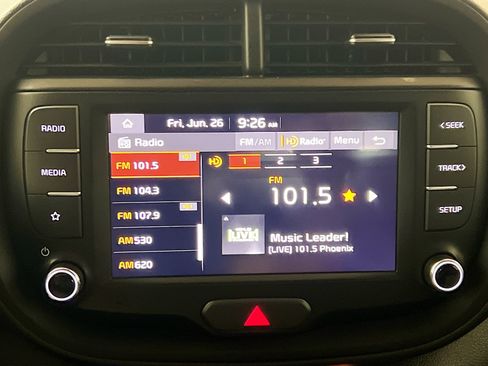 Used 2023 Kia Soul LX w/ LX Technology Package FWD image 10