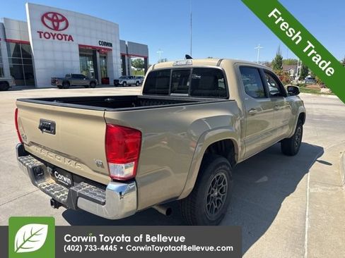 Used 2017 Toyota Tacoma SR5 w/ Tow Package AWD/4WD image 3