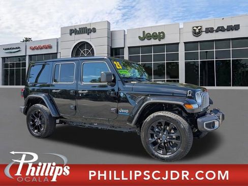 Certified 2025 Jeep Wrangler Unlimited Sahara w/ Safety Group AWD/4WD image 1